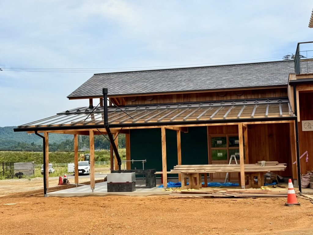 モリウミアス マリン&フード(建設中の木造建物)