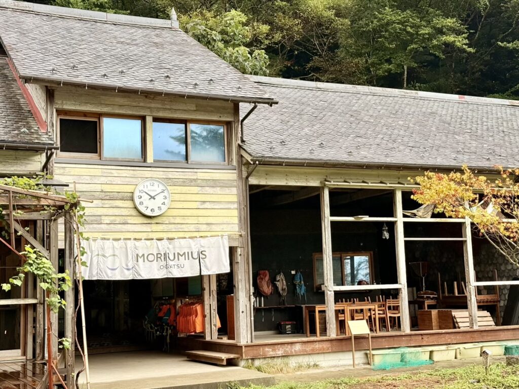 MORIUMIUS(旧桑浜小学校)校舎外観