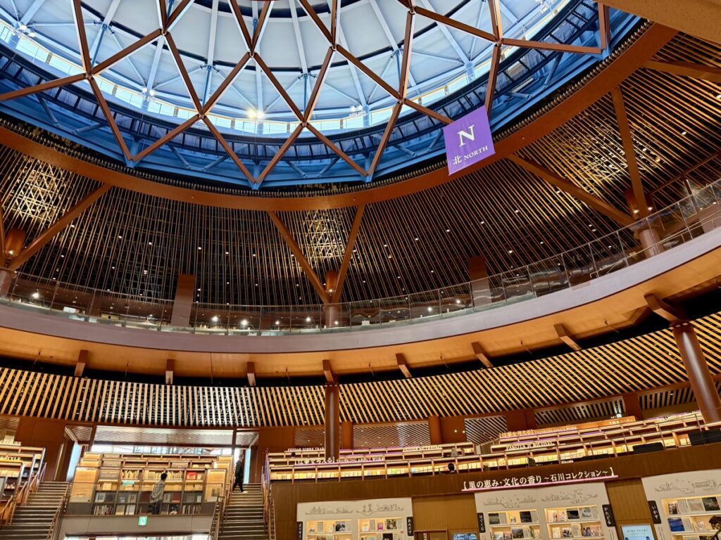 石川県立図書館(百万石ビブリオバウム)