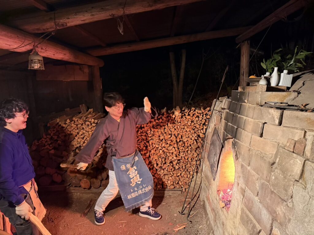 ヴォイス工房の穴窯