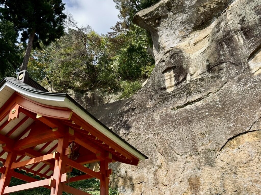 達谷窟毘沙門堂