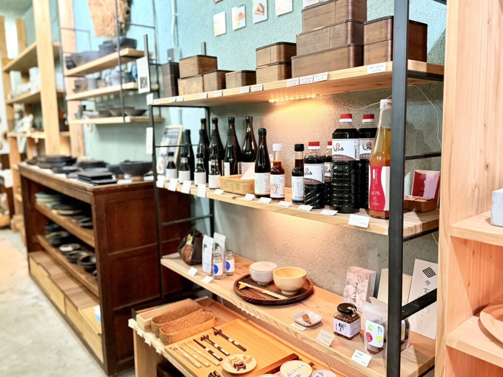 糸島くらし×ここのき 店内