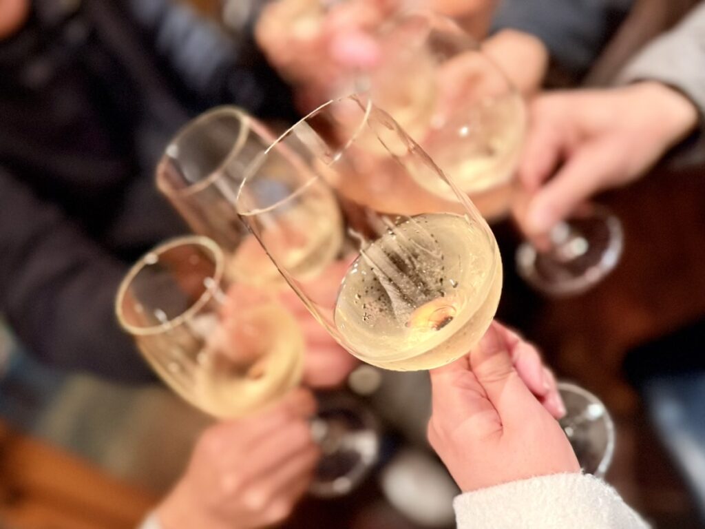 駅前のバル｜「地魚BANK」糸島のワイン