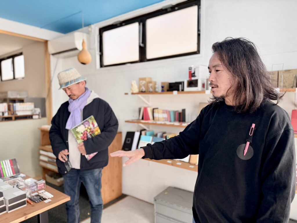 郷土文具のお店 小富士 店主の後原宏行さん