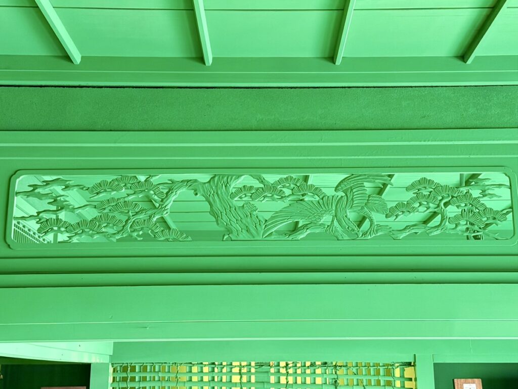 木と古物のお店 燕舎 2階